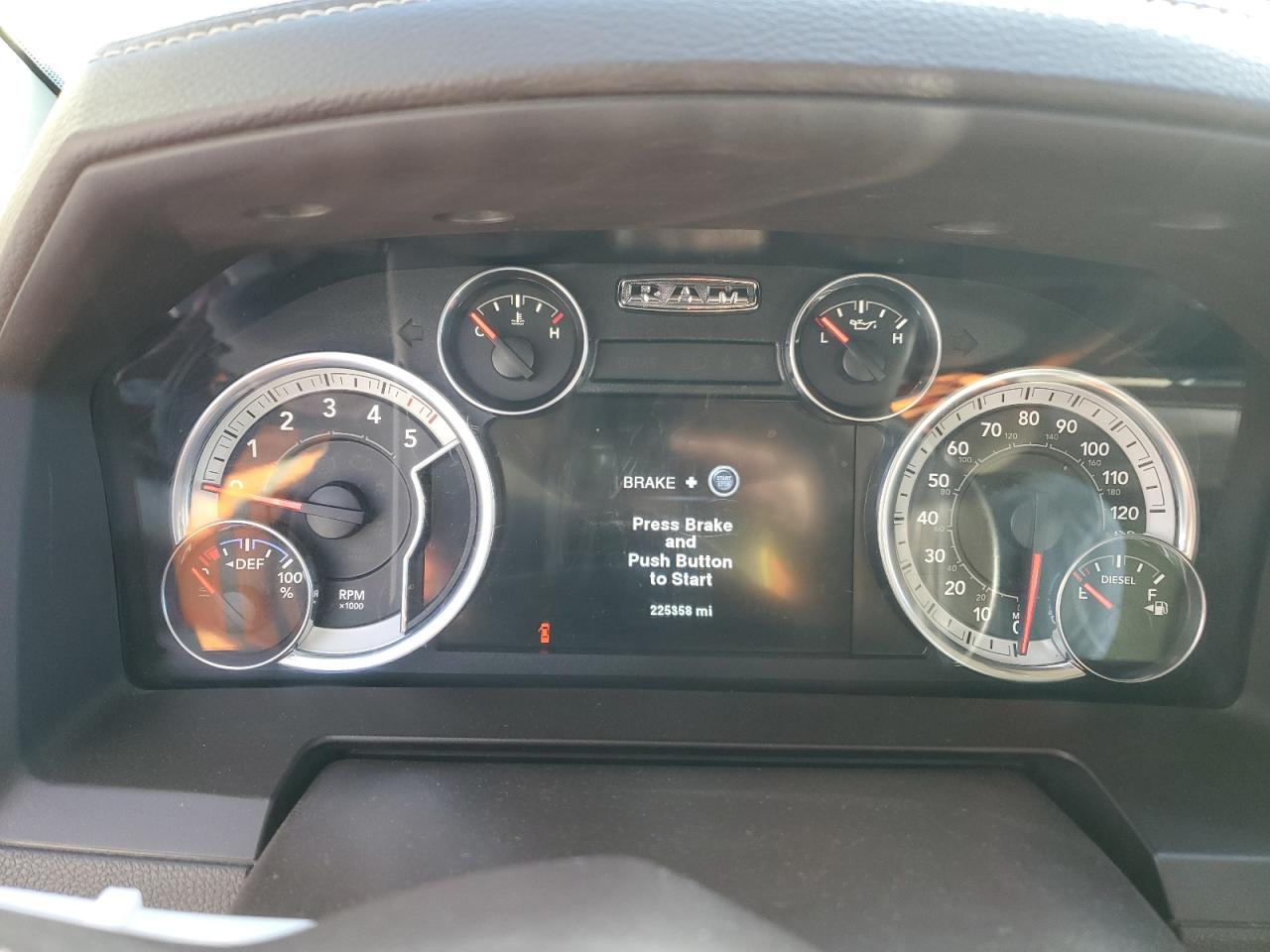 2014 RAM 1500 - Image 9
