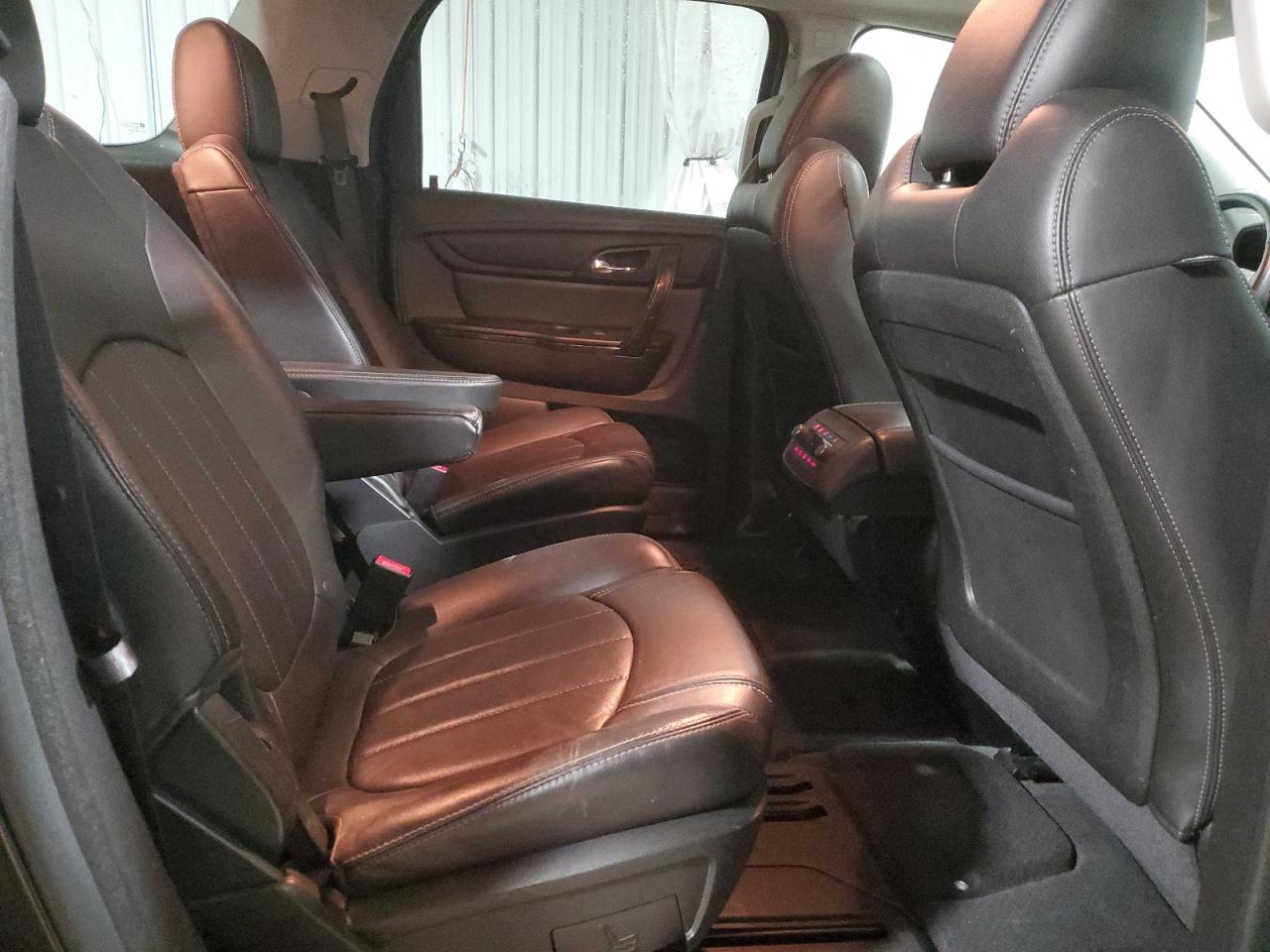 2017 GMC Acadia - Image 11