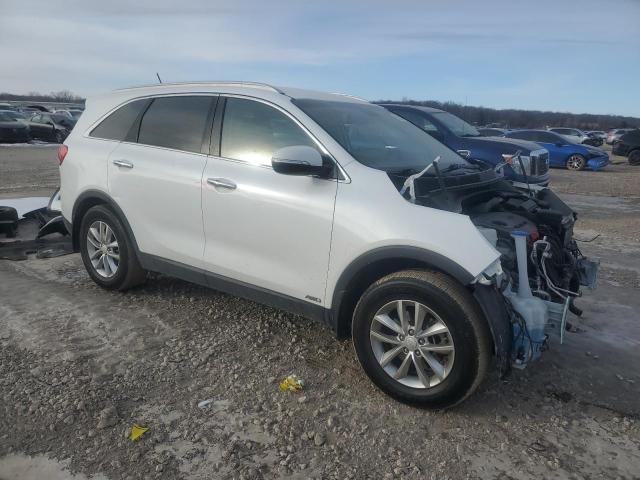 Паркетники KIA SORENTO 2016 Белы