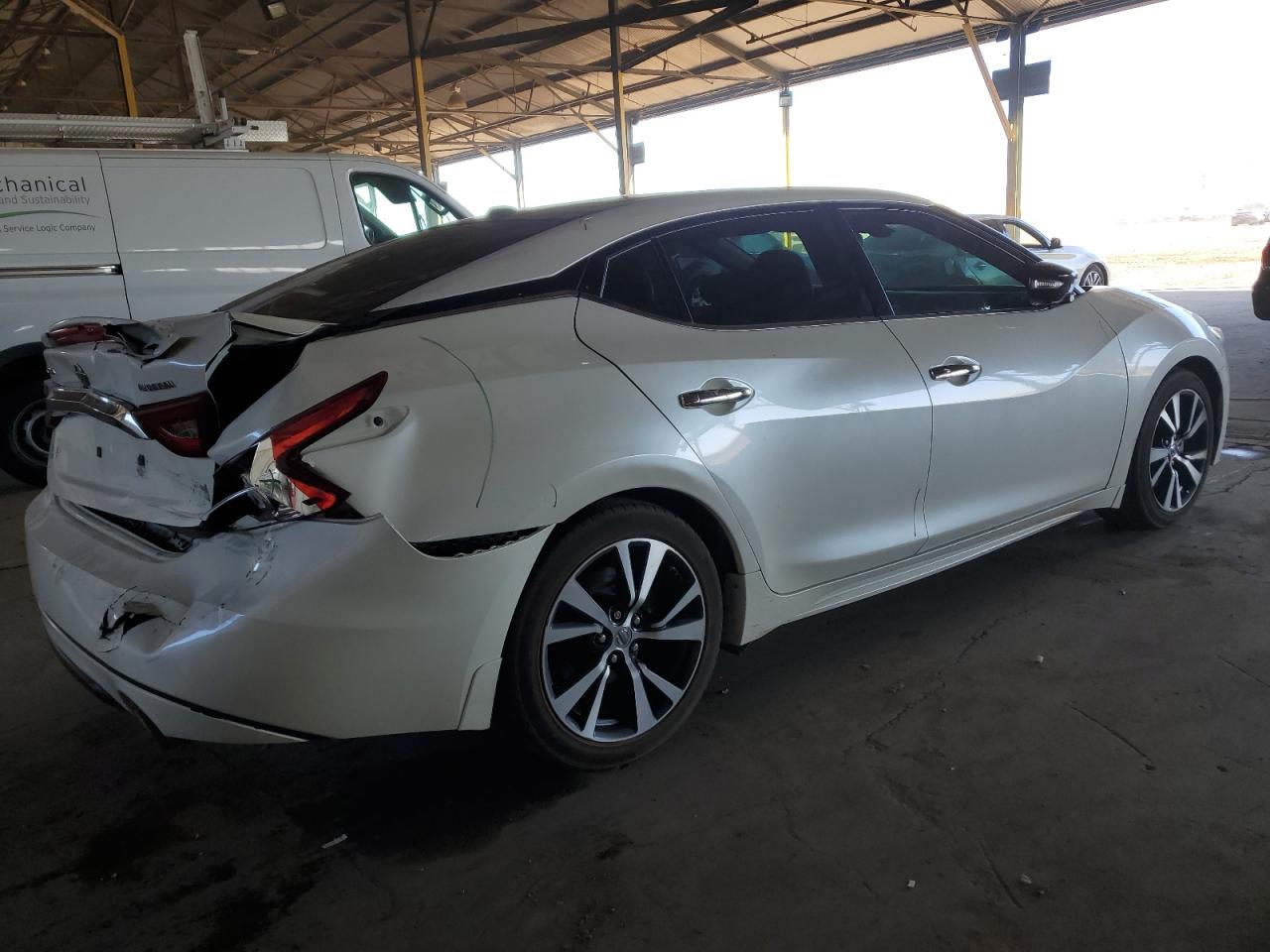 2016 Nissan Maxima - Image 3
