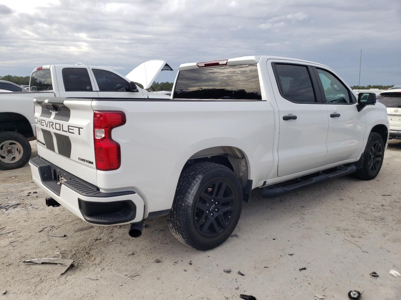 2022 Chevrolet Silverado - Image 3