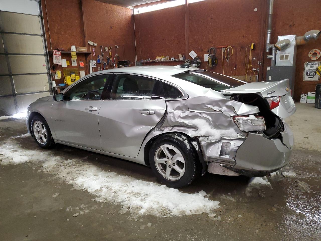 2018 Chevrolet Malibu - Image 2