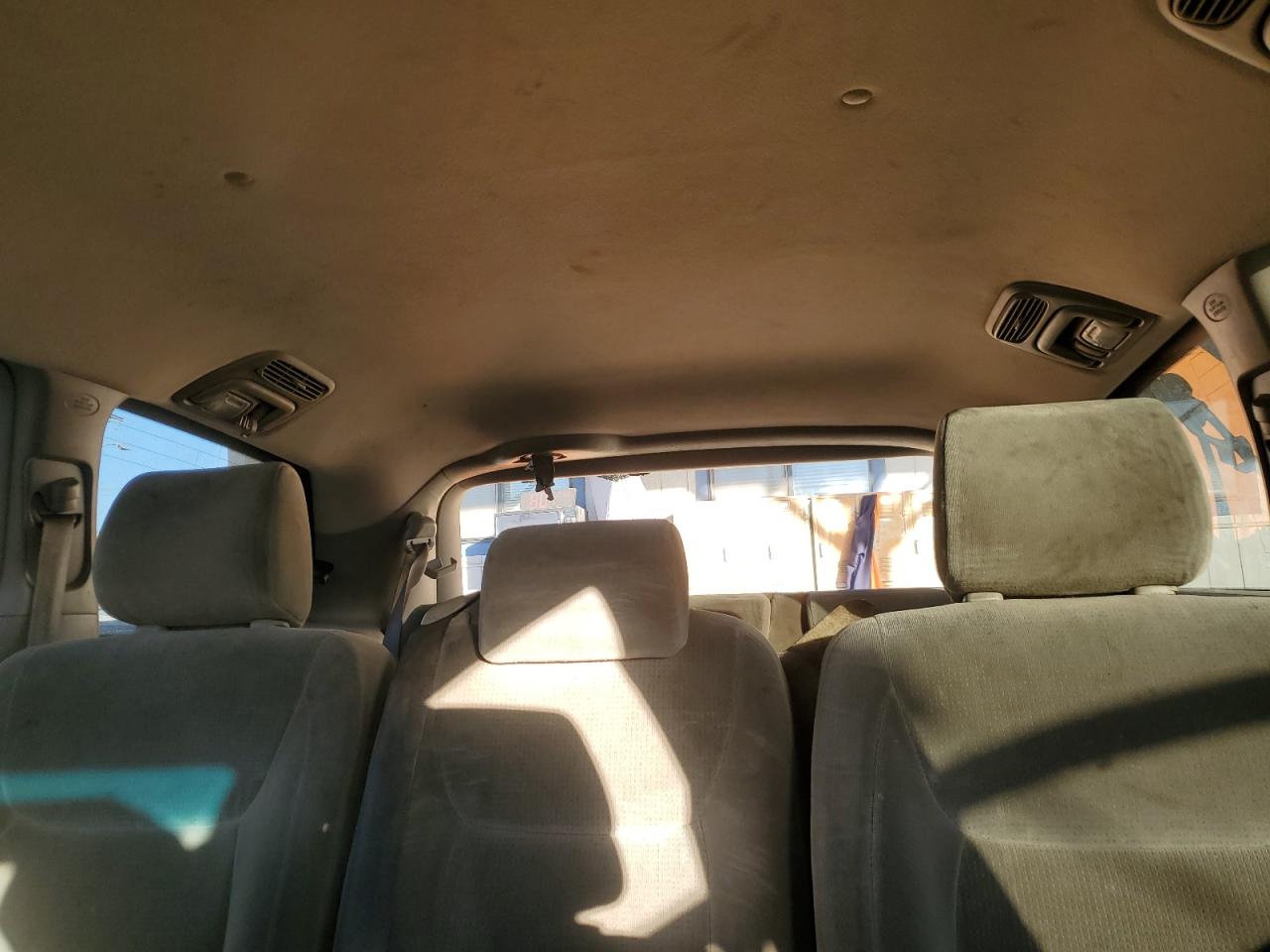 2005 Toyota Sienna - Image 10