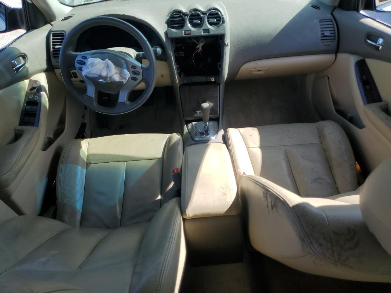 2010 Nissan Altima - Image 8