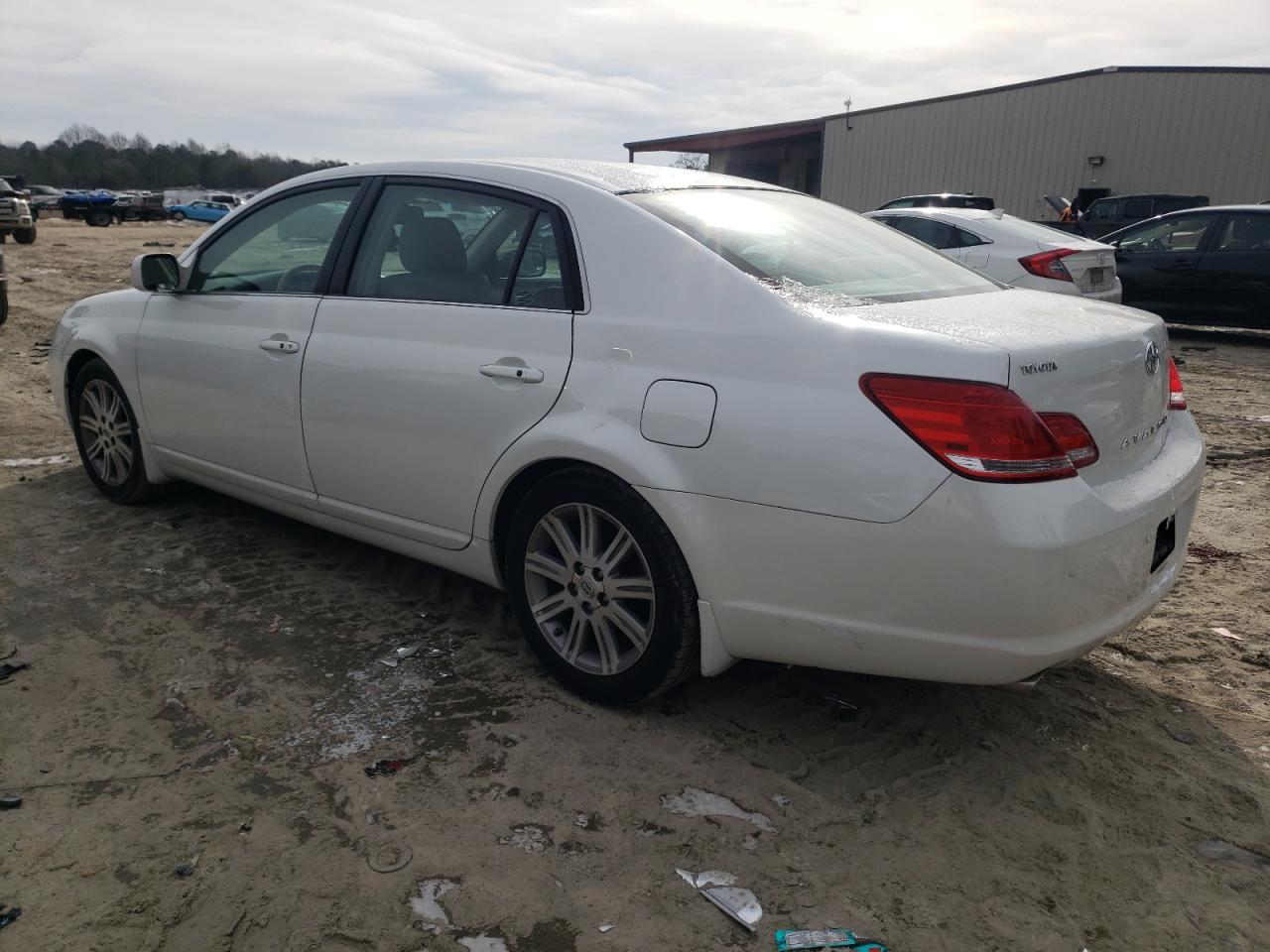 2007 Toyota Avalon - Image 2