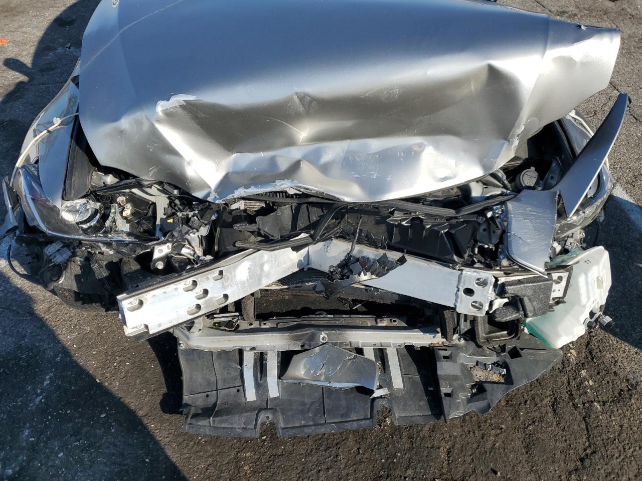 2019 Lexus IS - Image 12