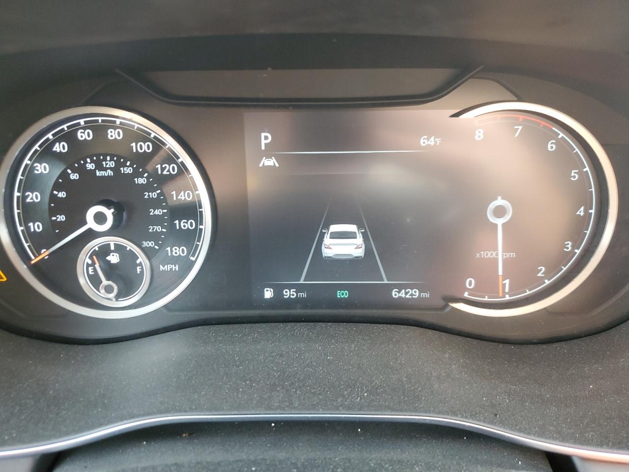 2022 Genesis G70 - Image 9
