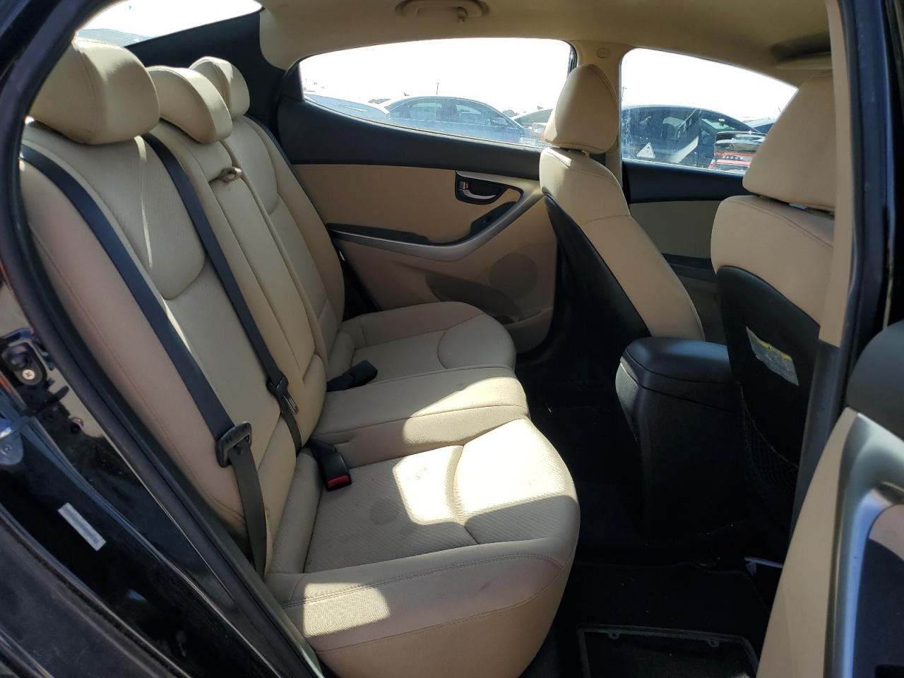 2012 Hyundai Elantra - Image 10