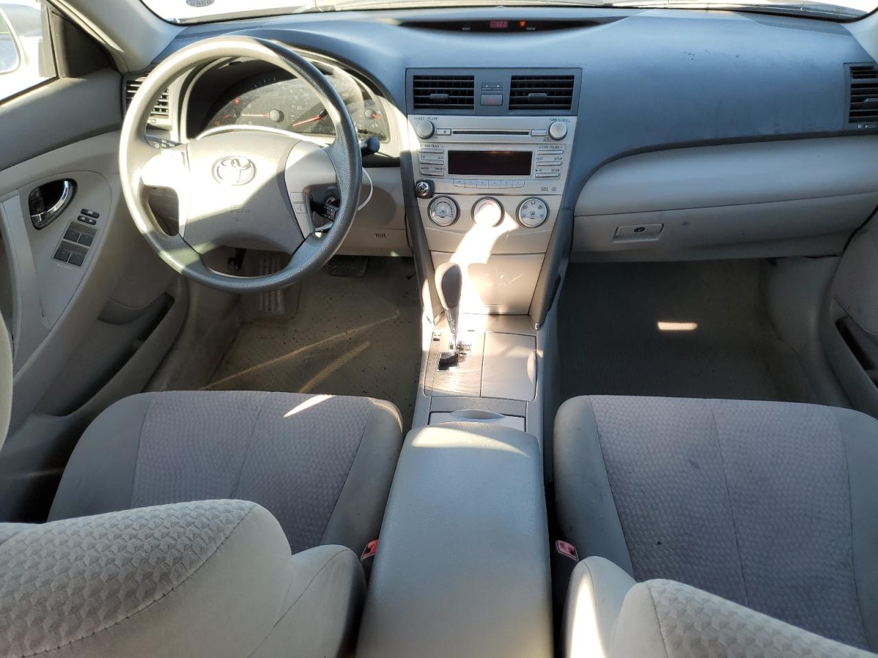 2010 Toyota Camry - Image 8