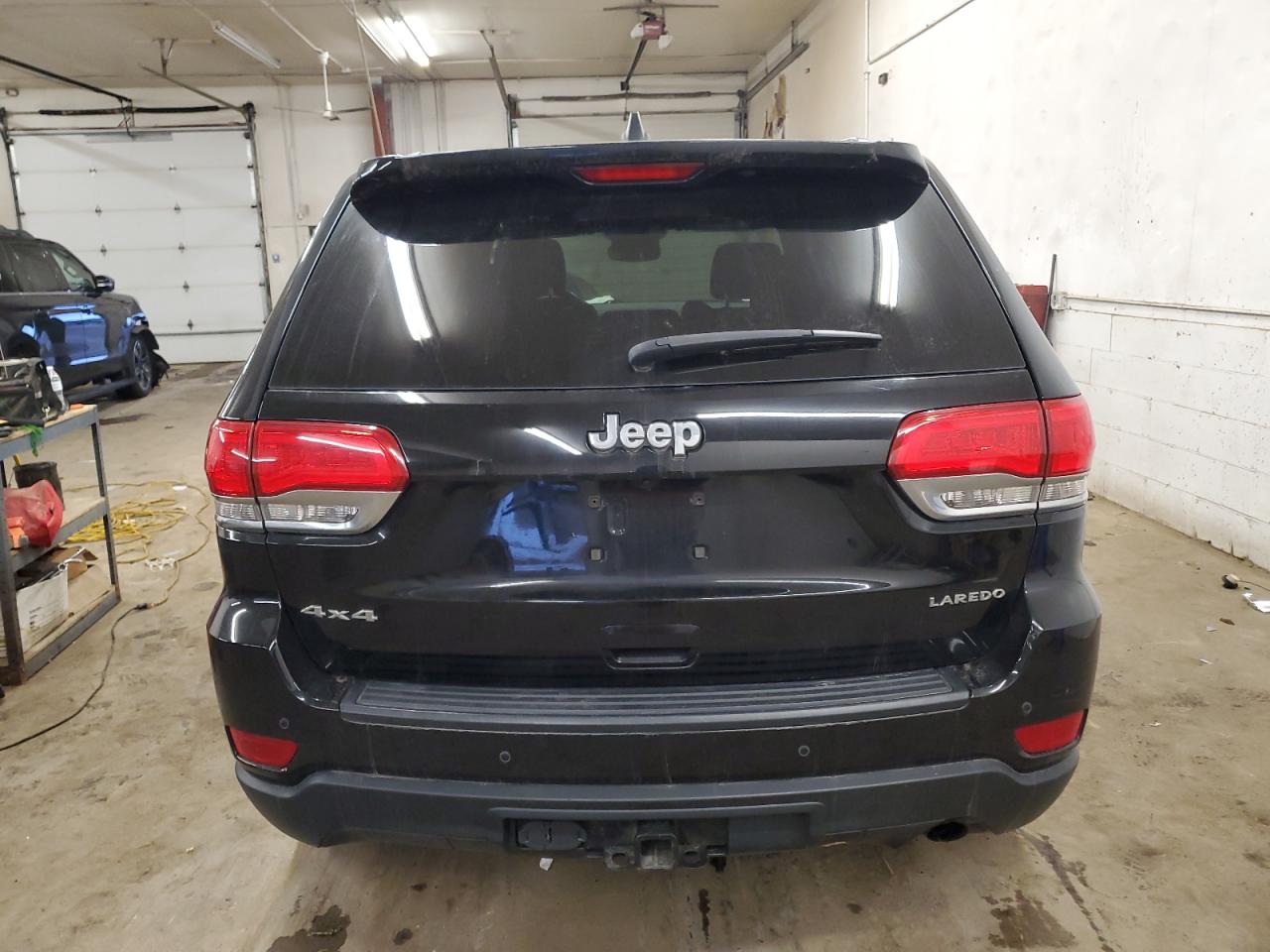 2017 Jeep Grand Cherokee - Image 6