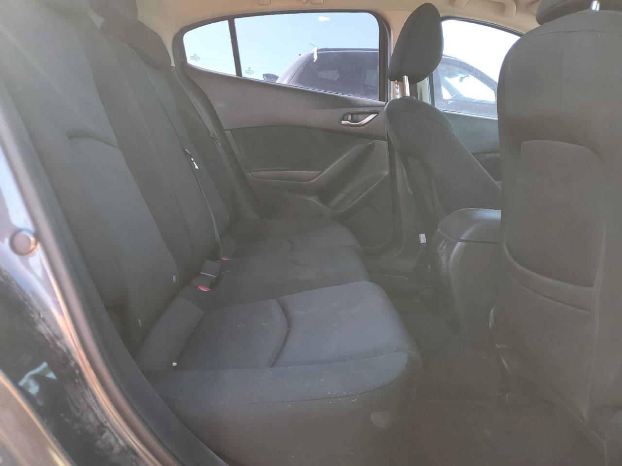 2014 Mazda 3 - Image 10