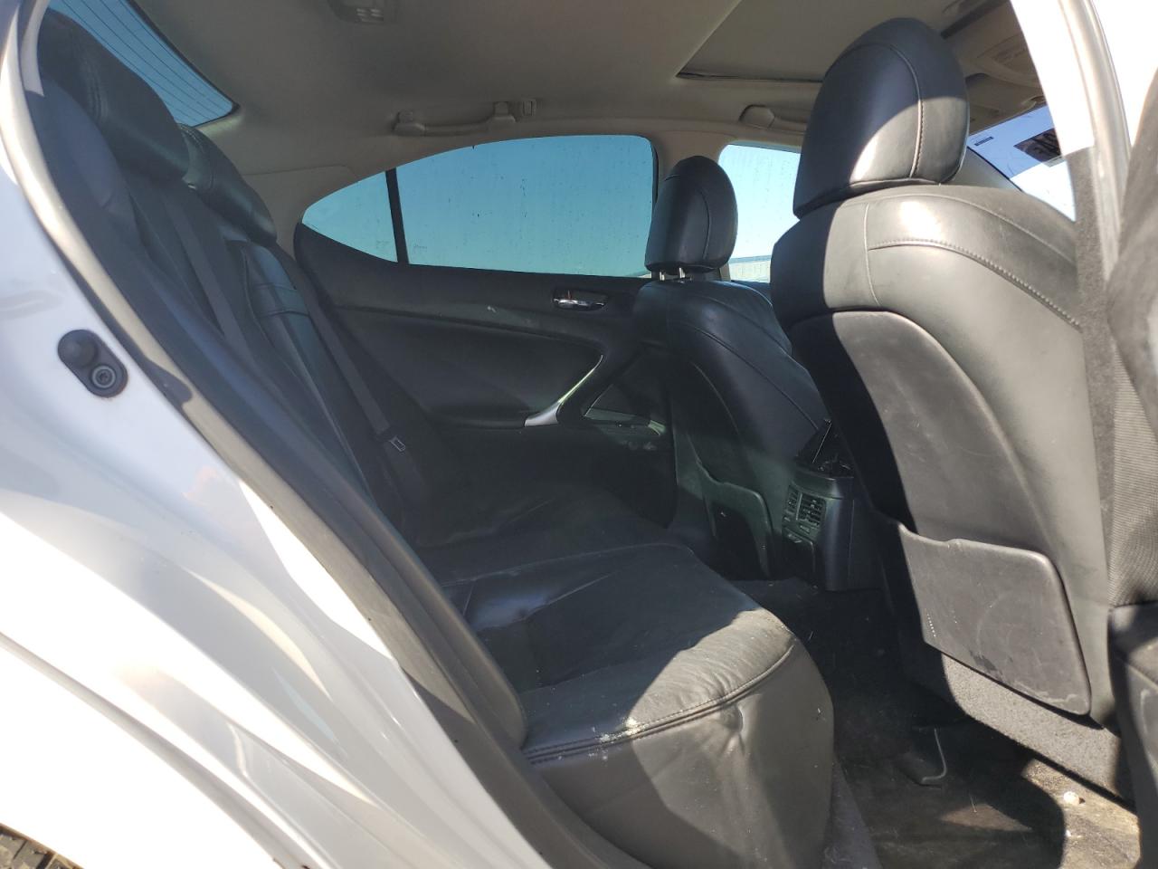 2006 Lexus IS - Image 10