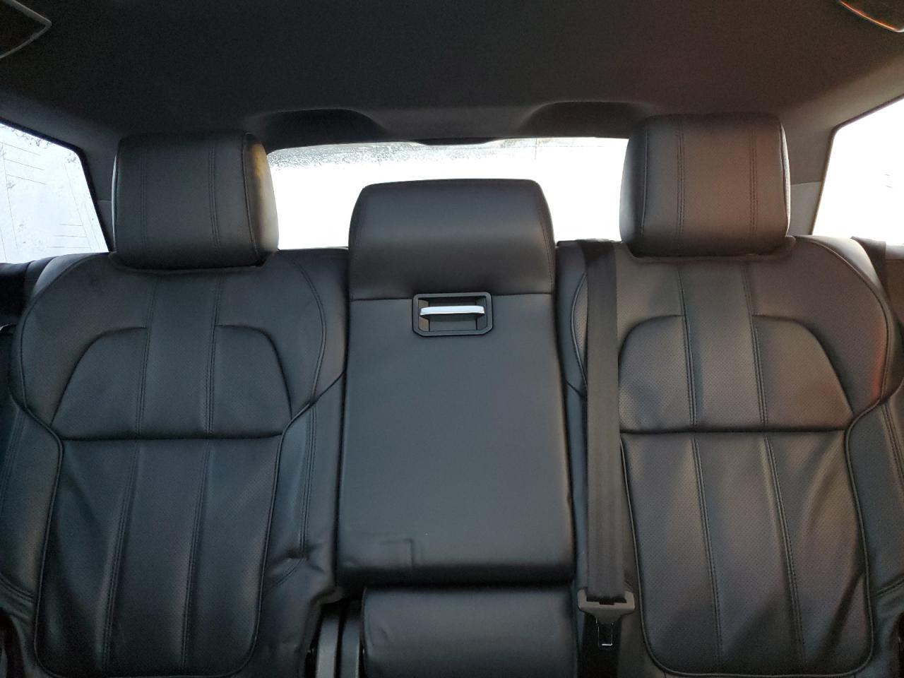2015 Land Rover Range Rover - Image 10