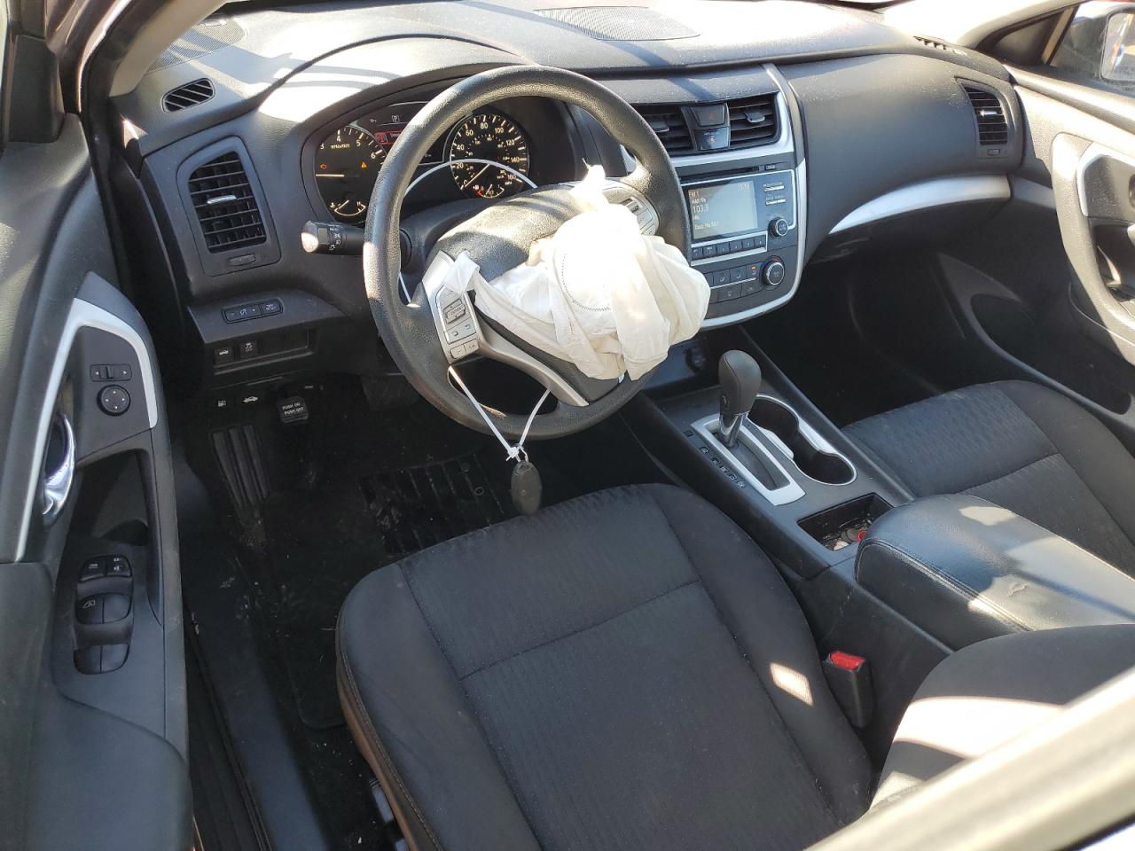 2017 Nissan Altima - Image 8