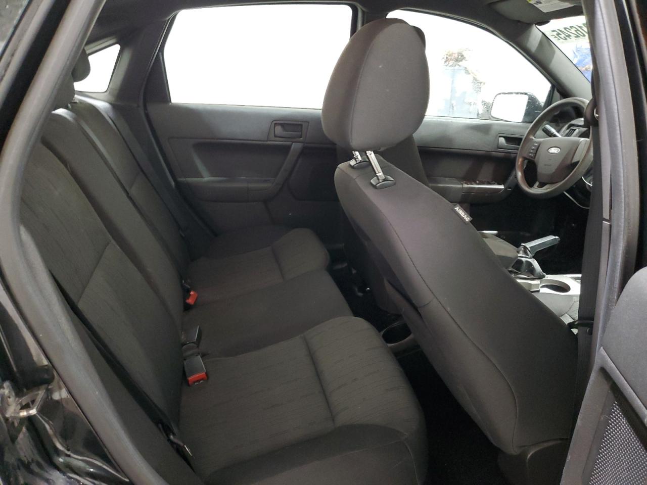 2010 Ford Focus - Image 10