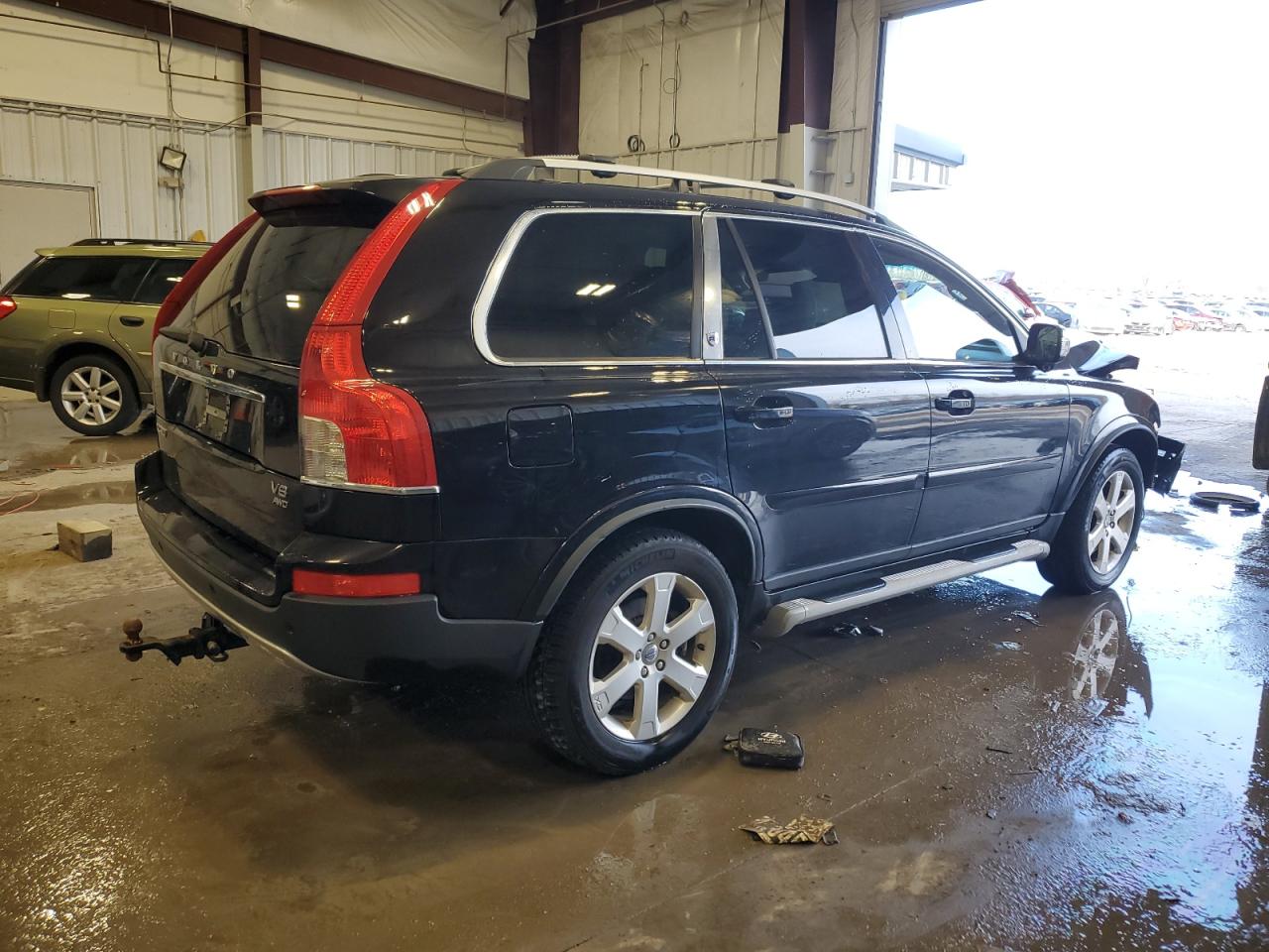 2011 Volvo XC90 - Image 3