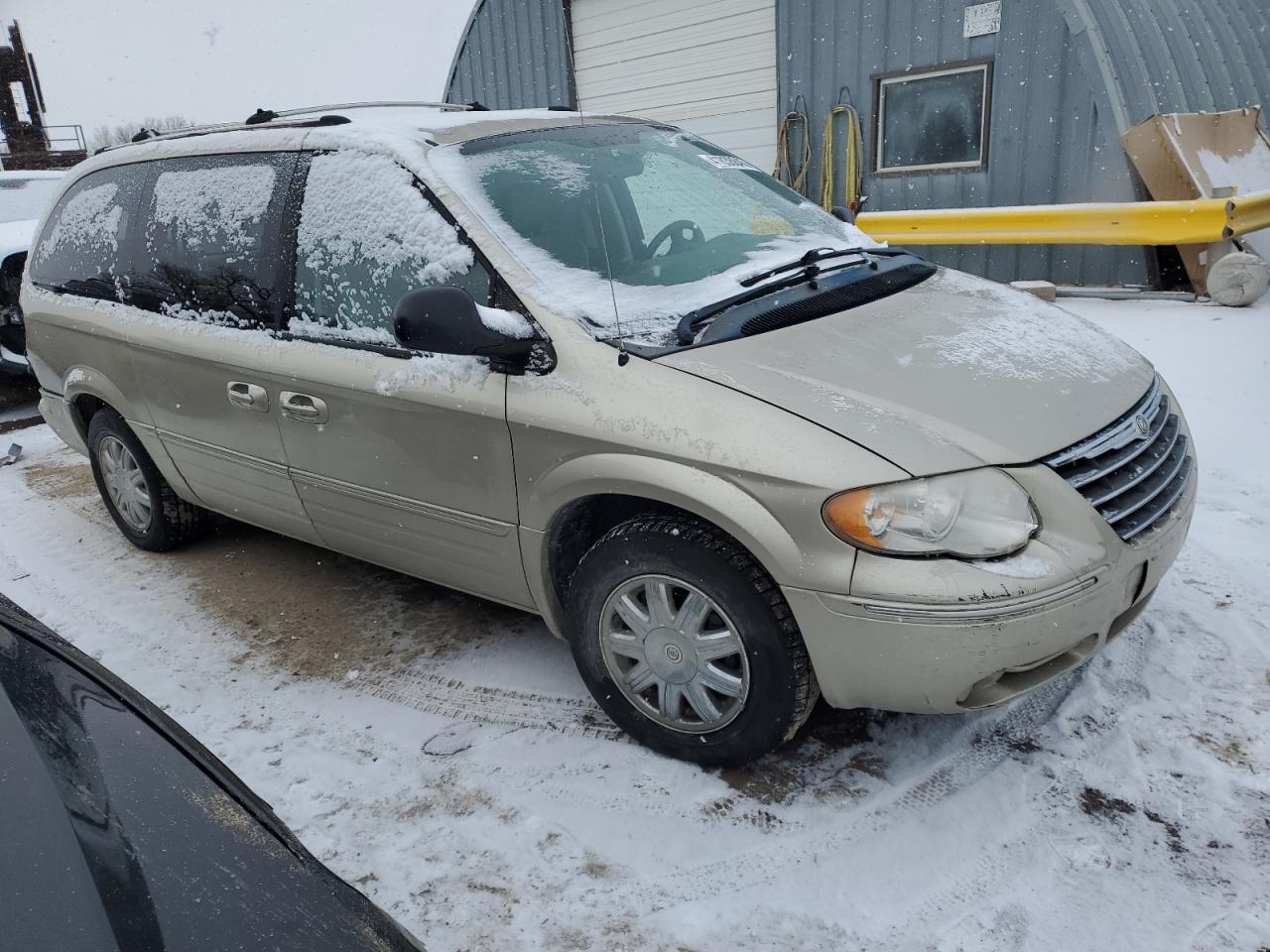 2005 Chrysler Town & Country - Image 4