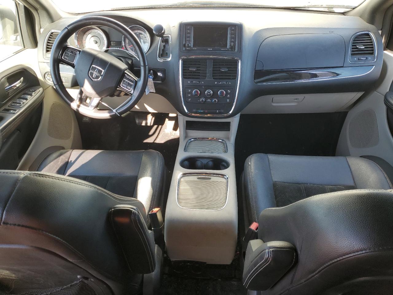 2018 Dodge Caravan - Image 8