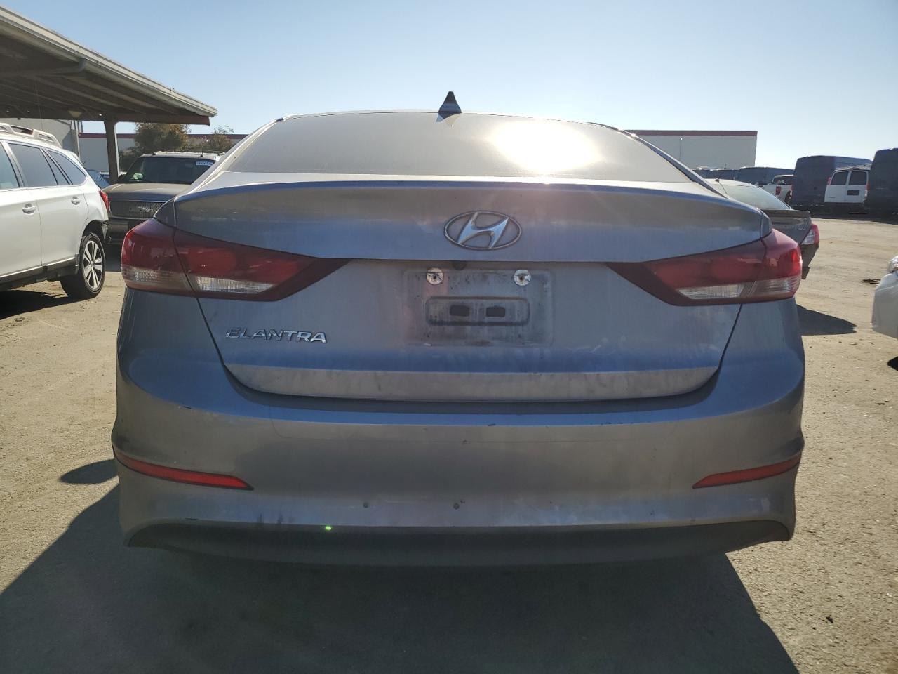 2017 Hyundai Elantra - Image 6