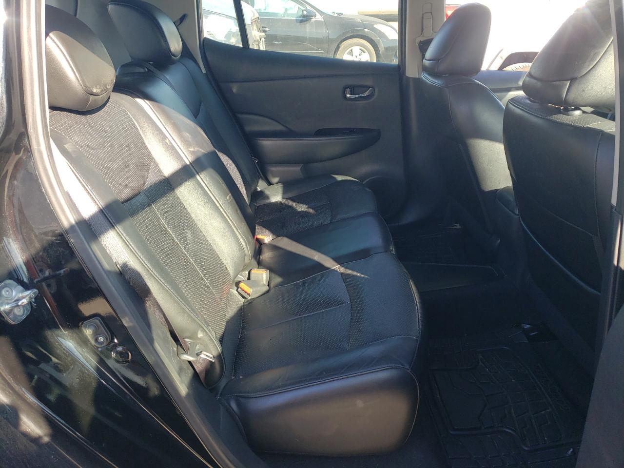 2015 Nissan Leaf - Image 10