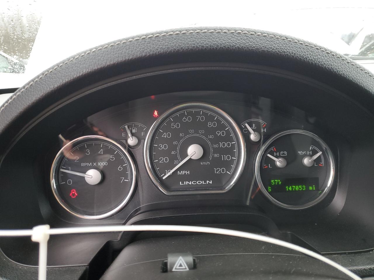 2006 Lincoln Mark LT - Image 9