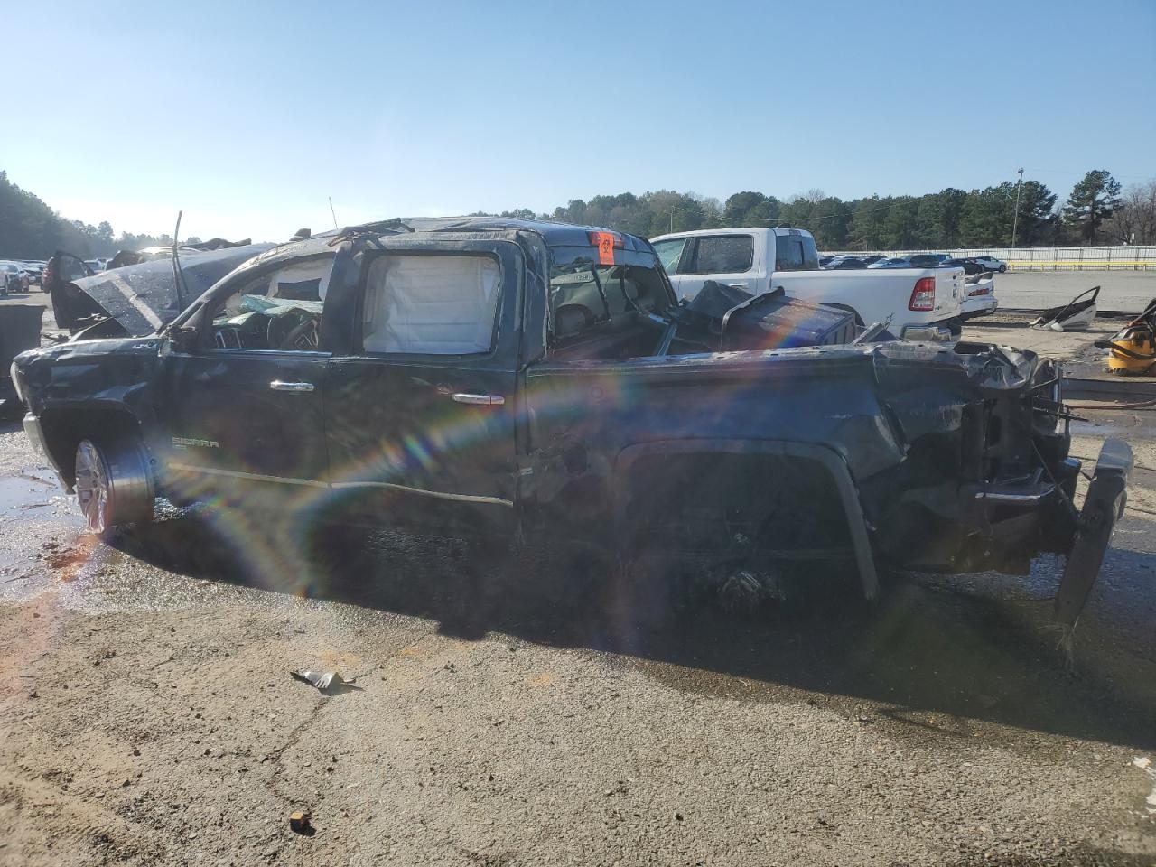 2018 GMC Sierra - Image 2
