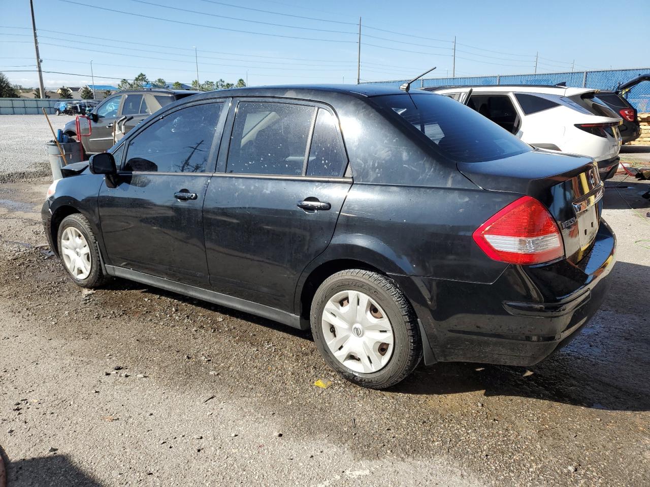 2010 Nissan Versa - Image 2