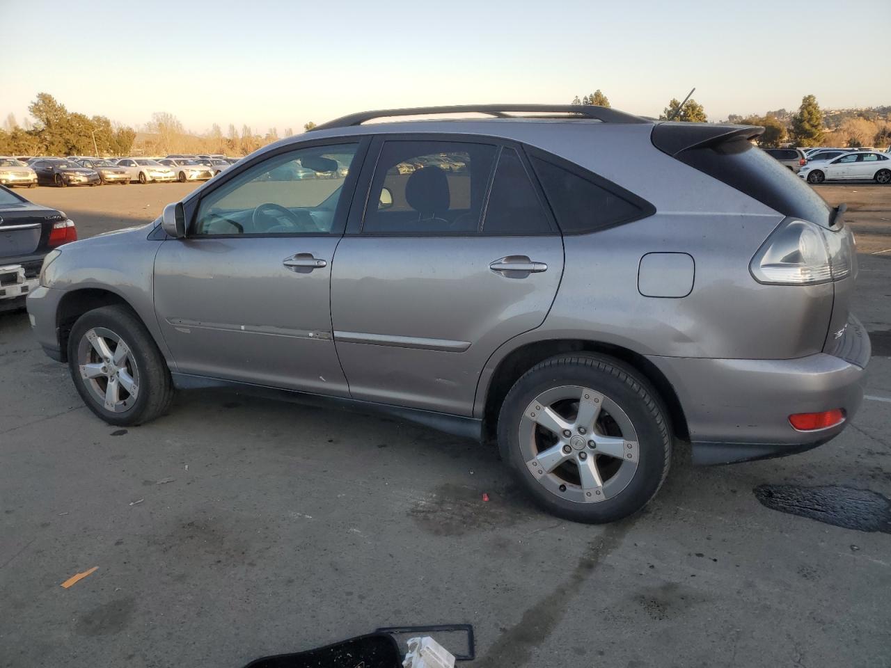 2005 Lexus RX - Image 2