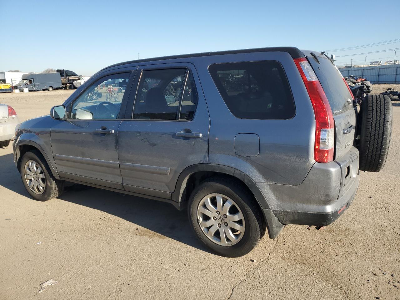 2005 Honda CR-V - Image 2