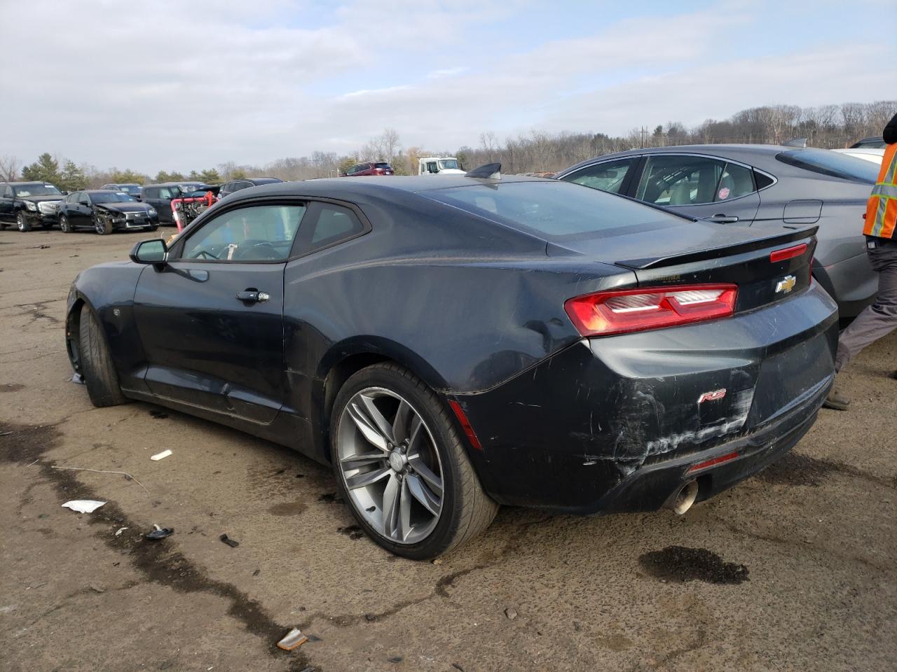 VIN 1G1FB1RS0H0110582 2017 CHEVROLET CAMARO no.2