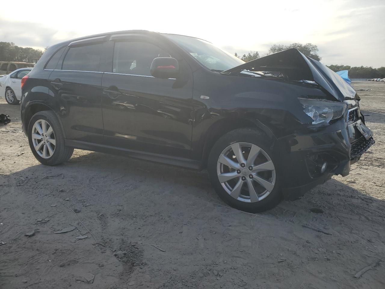 2014 Mitsubishi Outlander - Image 4