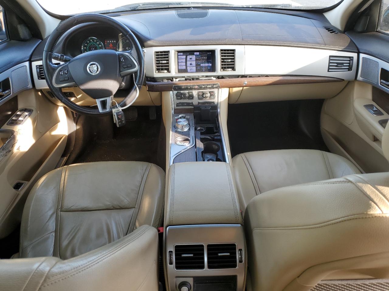 2012 Jaguar XF - Image 8