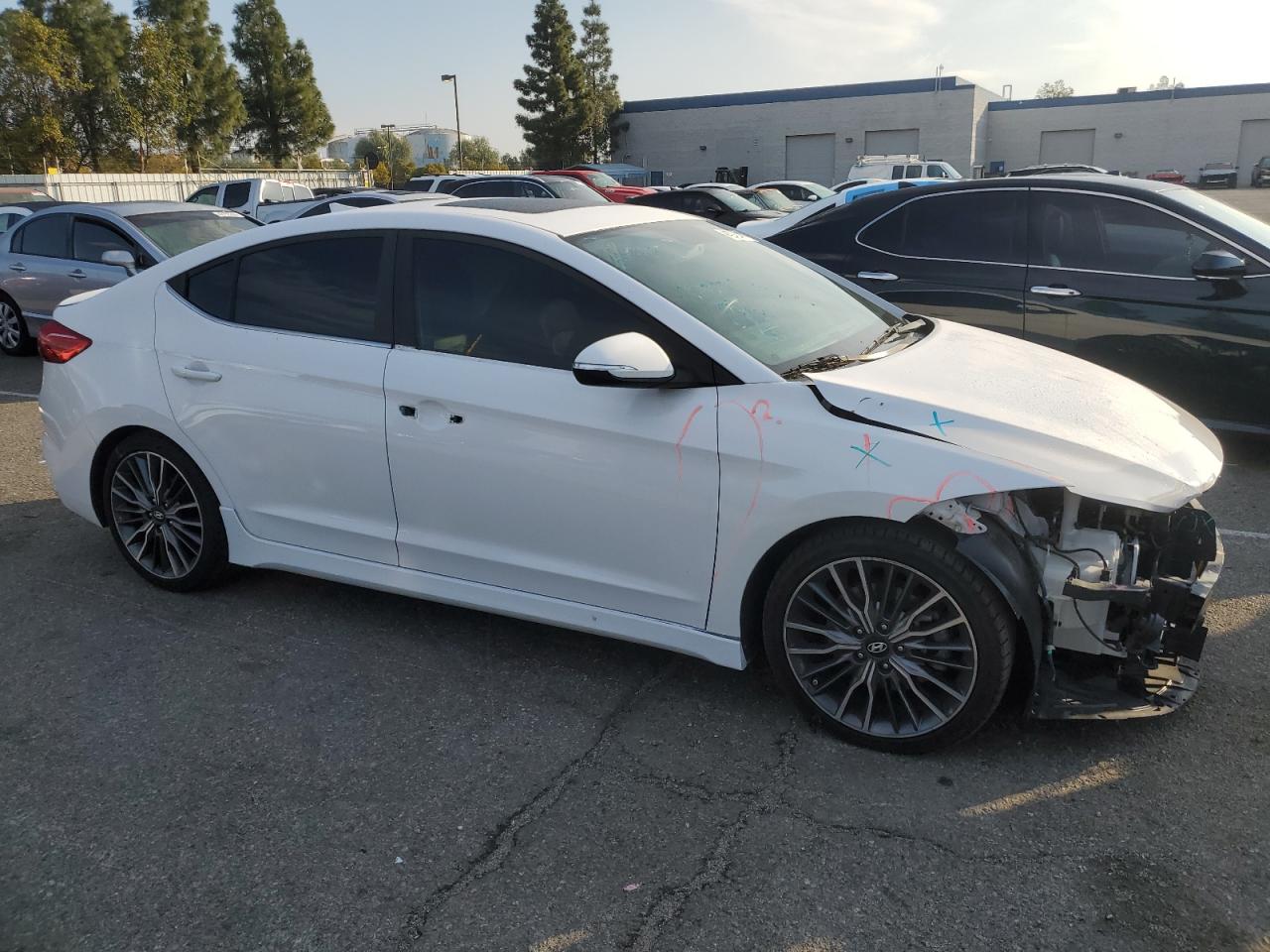 2017 Hyundai Elantra - Image 4