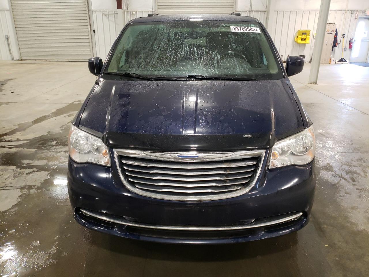 2013 Chrysler Town & Country - Image 5
