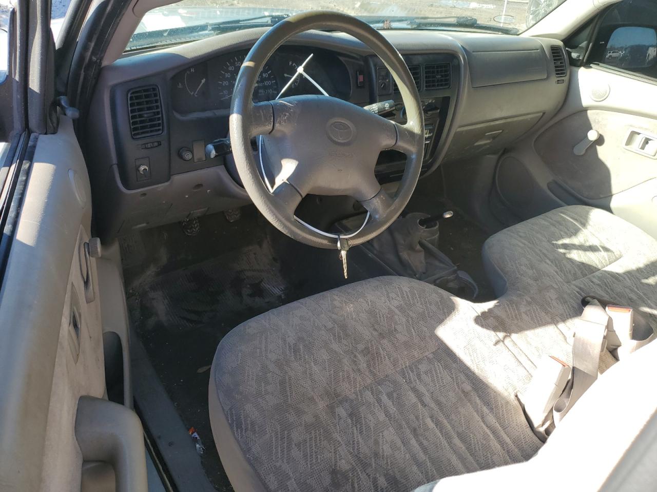 2004 Toyota Tacoma - Image 8