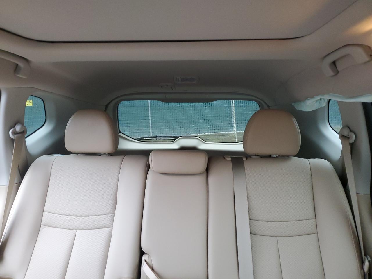 2018 Nissan Rogue - Image 10