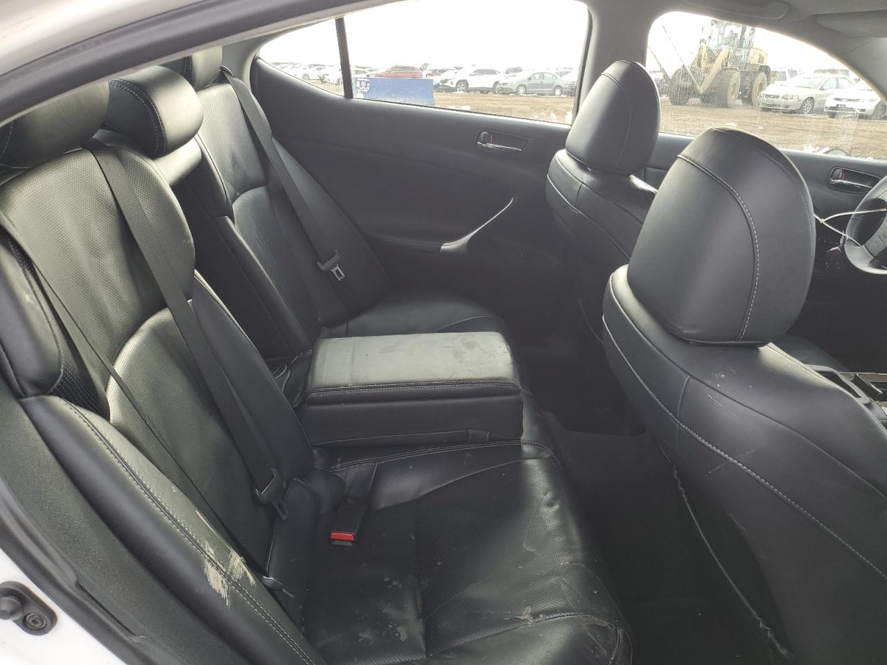 2010 Lexus IS - Image 11