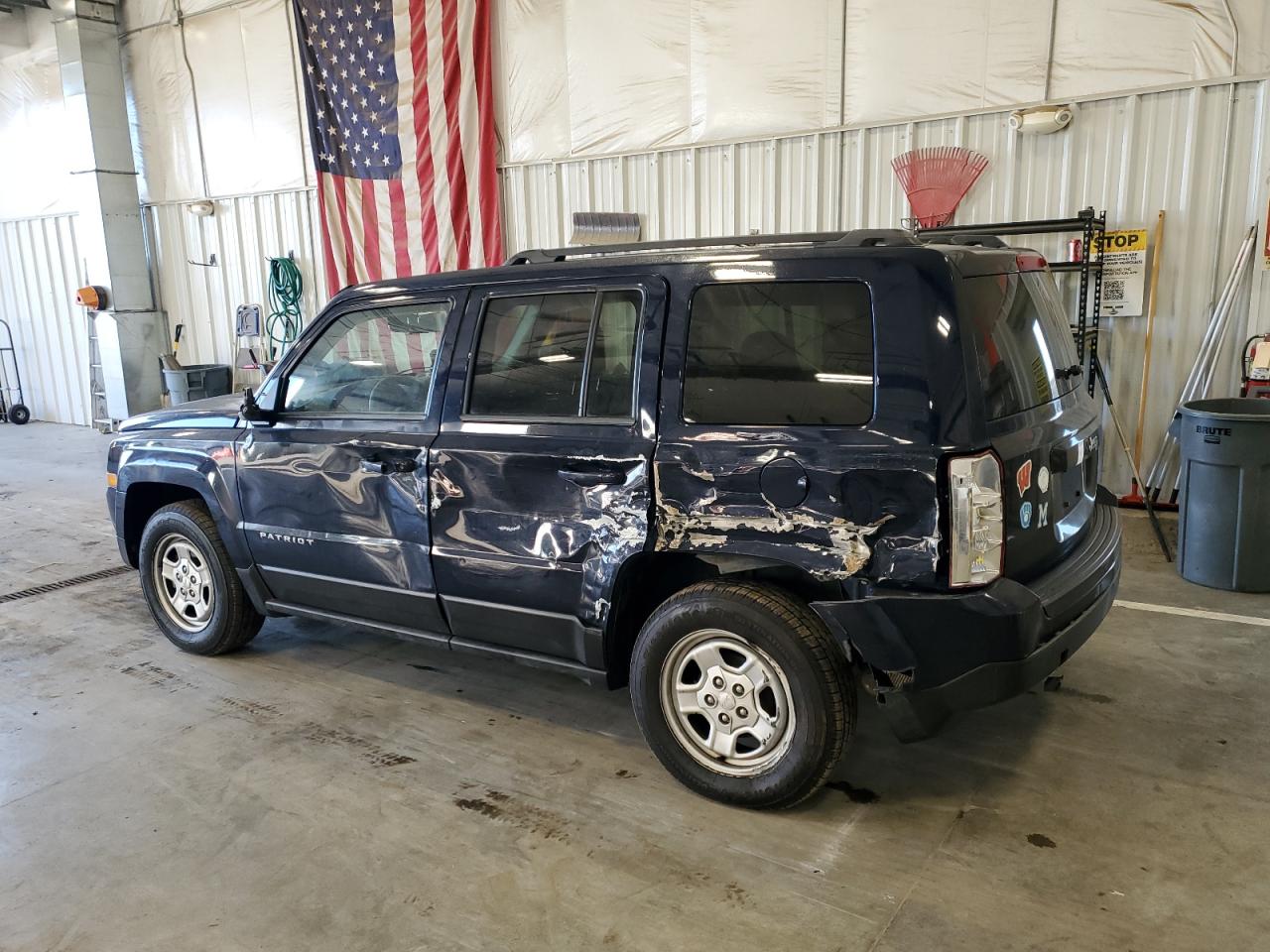 VIN 1C4NJPBB9GD590616 2016 JEEP PATRIOT no.2