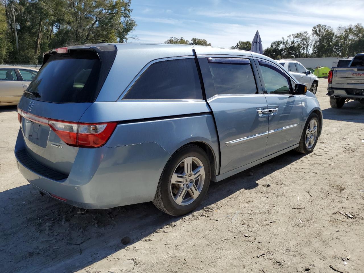 2011 Honda Odyssey - Image 3