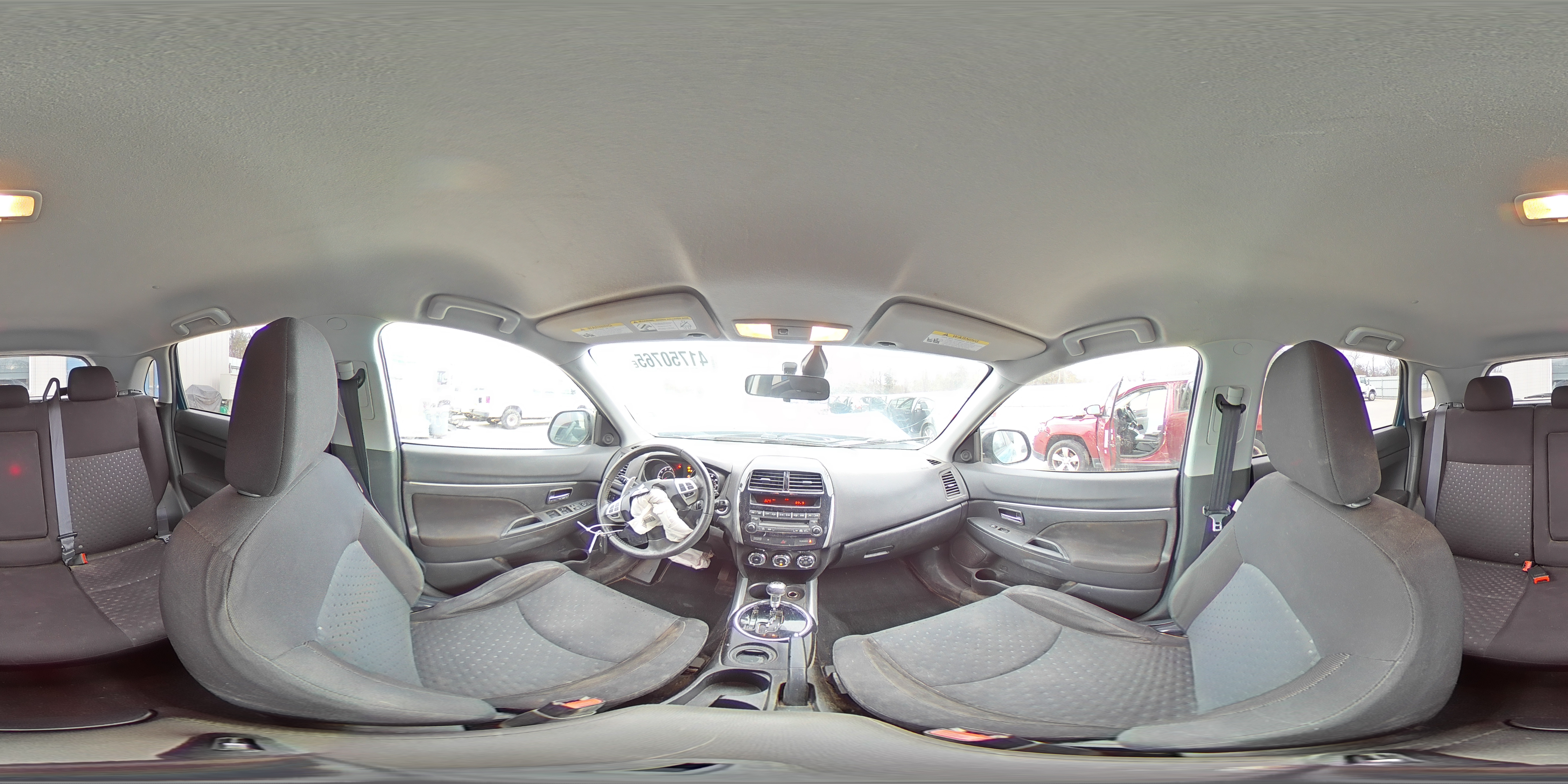 2012 Mitsubishi Outlander - Image 15