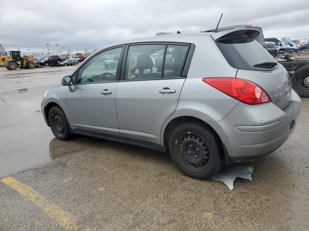 2009 Nissan Versa - Image 2