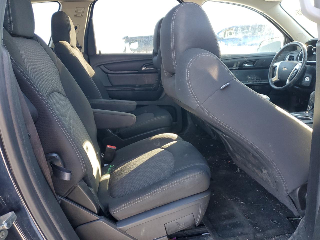 2015 Chevrolet Traverse - Image 11