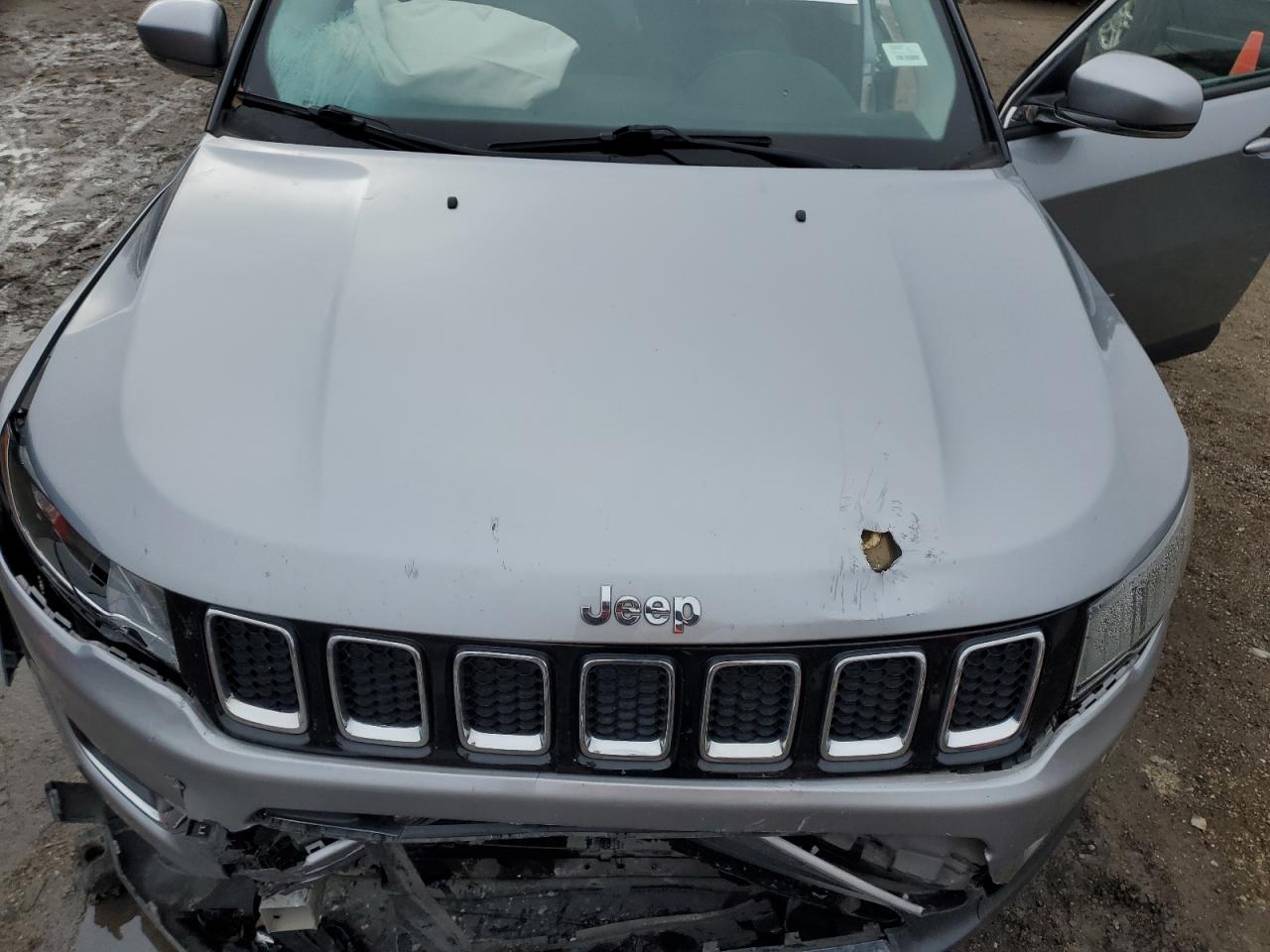 2017 Jeep Compass - Image 13