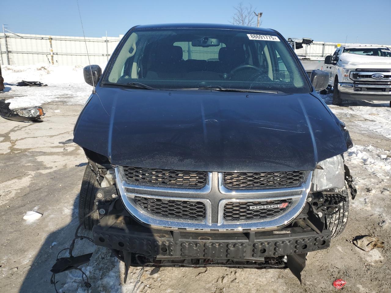 2016 Dodge Caravan - Image 5