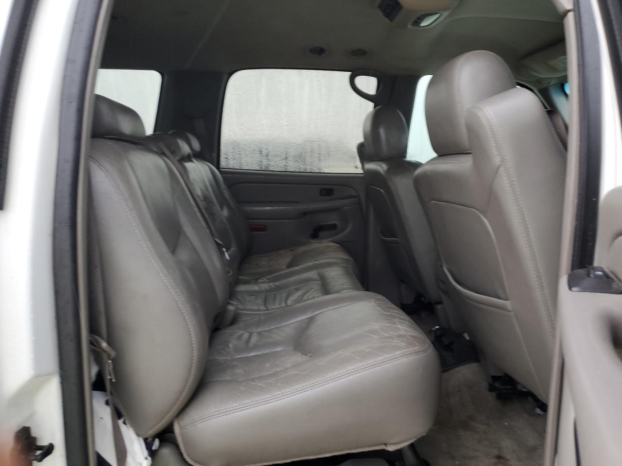 2004 Chevrolet Suburban K1500 VIN: 3GNFK16Z64G108020 Lot: 43132865
