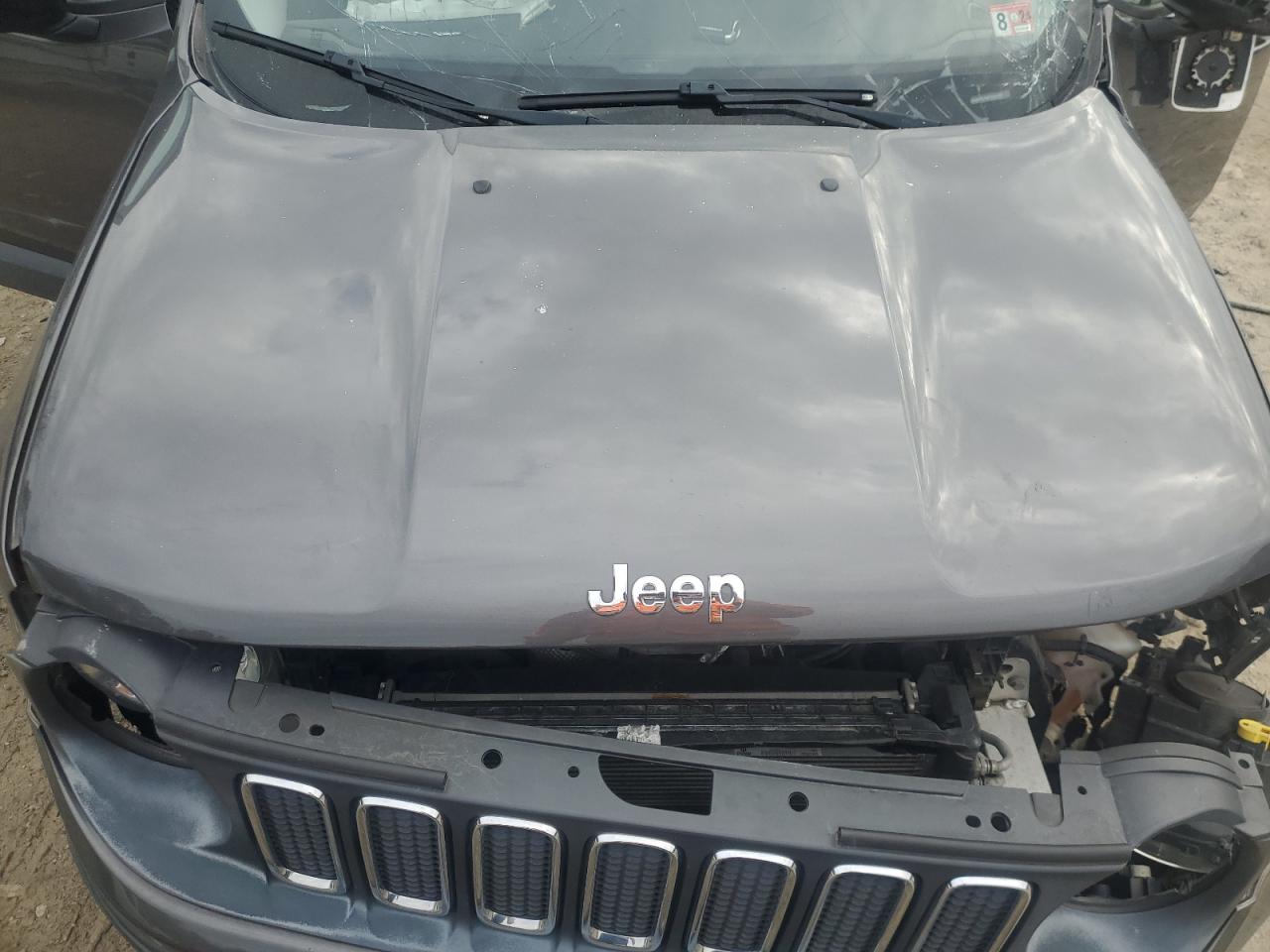2016 Jeep Renegade - Image 13