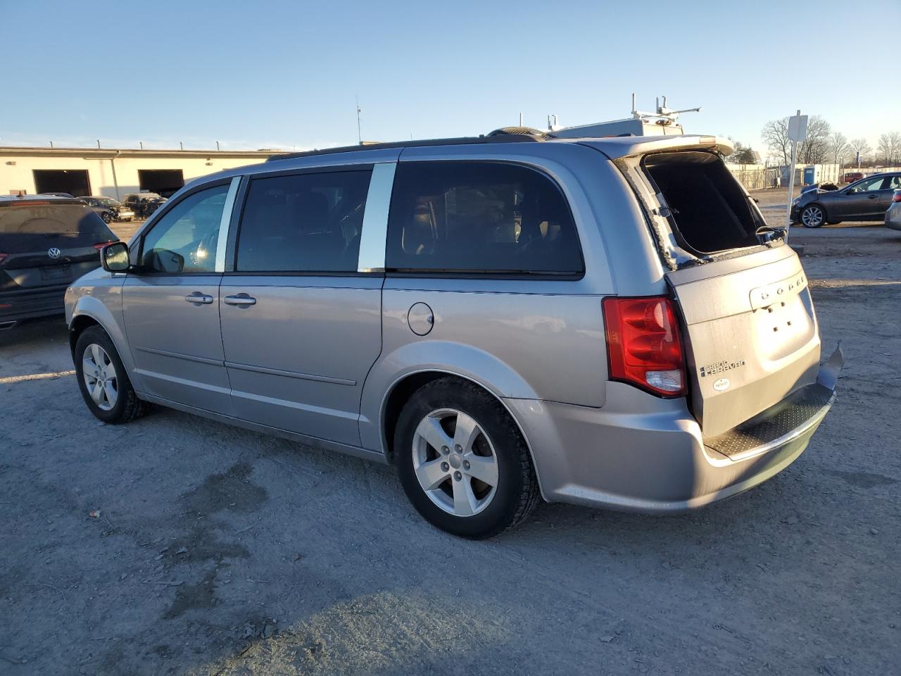 2017 Dodge Caravan - Image 2