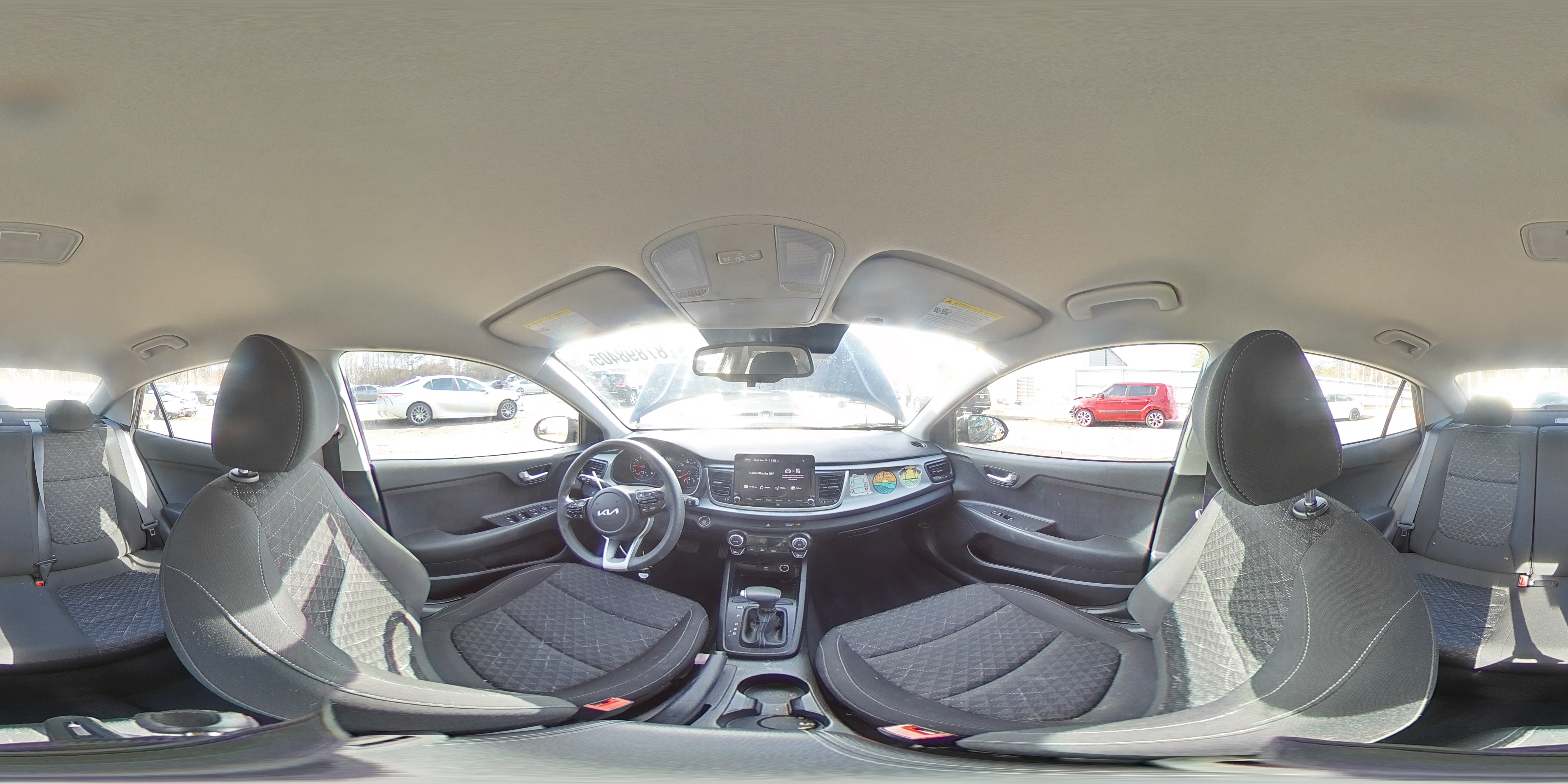 2022 Kia Rio - Image 14