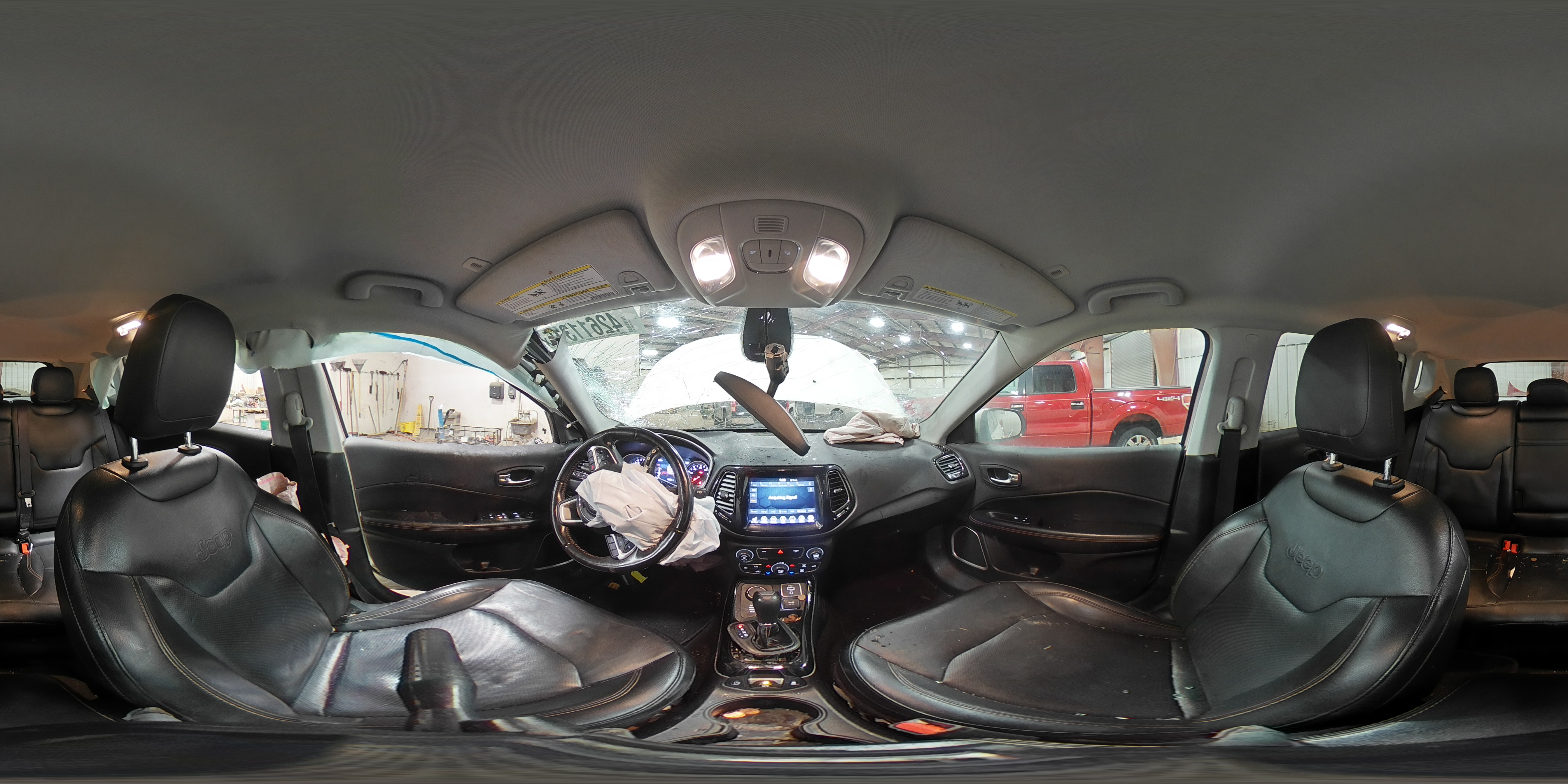 2019 Jeep Compass - Image 13