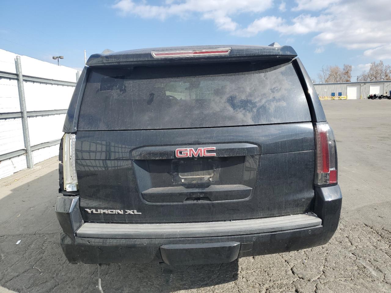 2015 GMC Yukon - Image 6